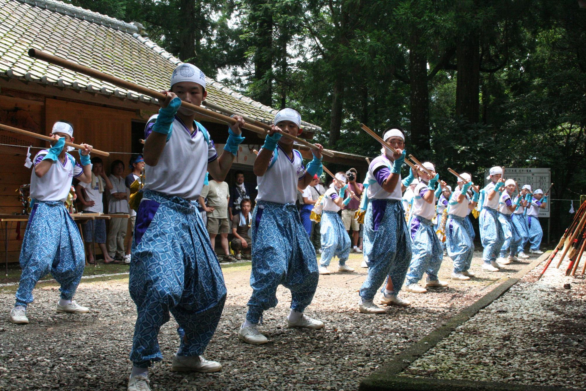 鞍岡棒術