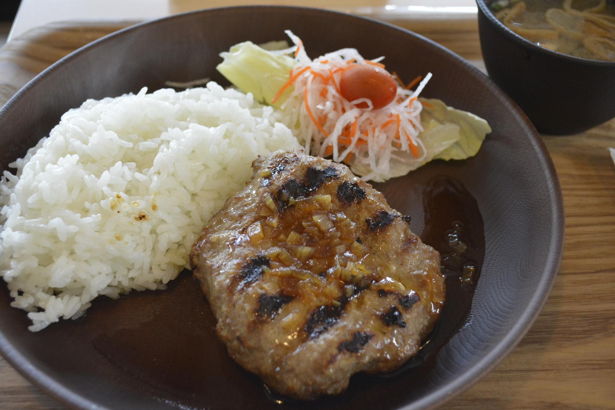 ハンバーグ定食