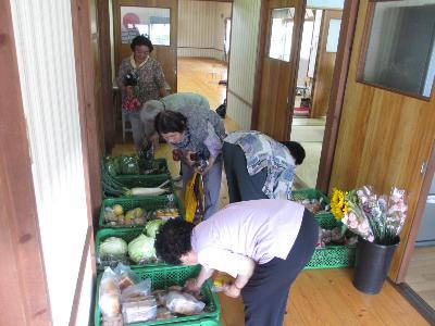 ごかせマルシェ移動野菜販売